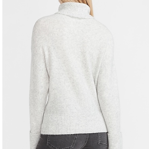 BNWT Express Cozy Knit Ribbed Turtleneck Sweater L Silver Heather Gray - Picture 2 of 12
